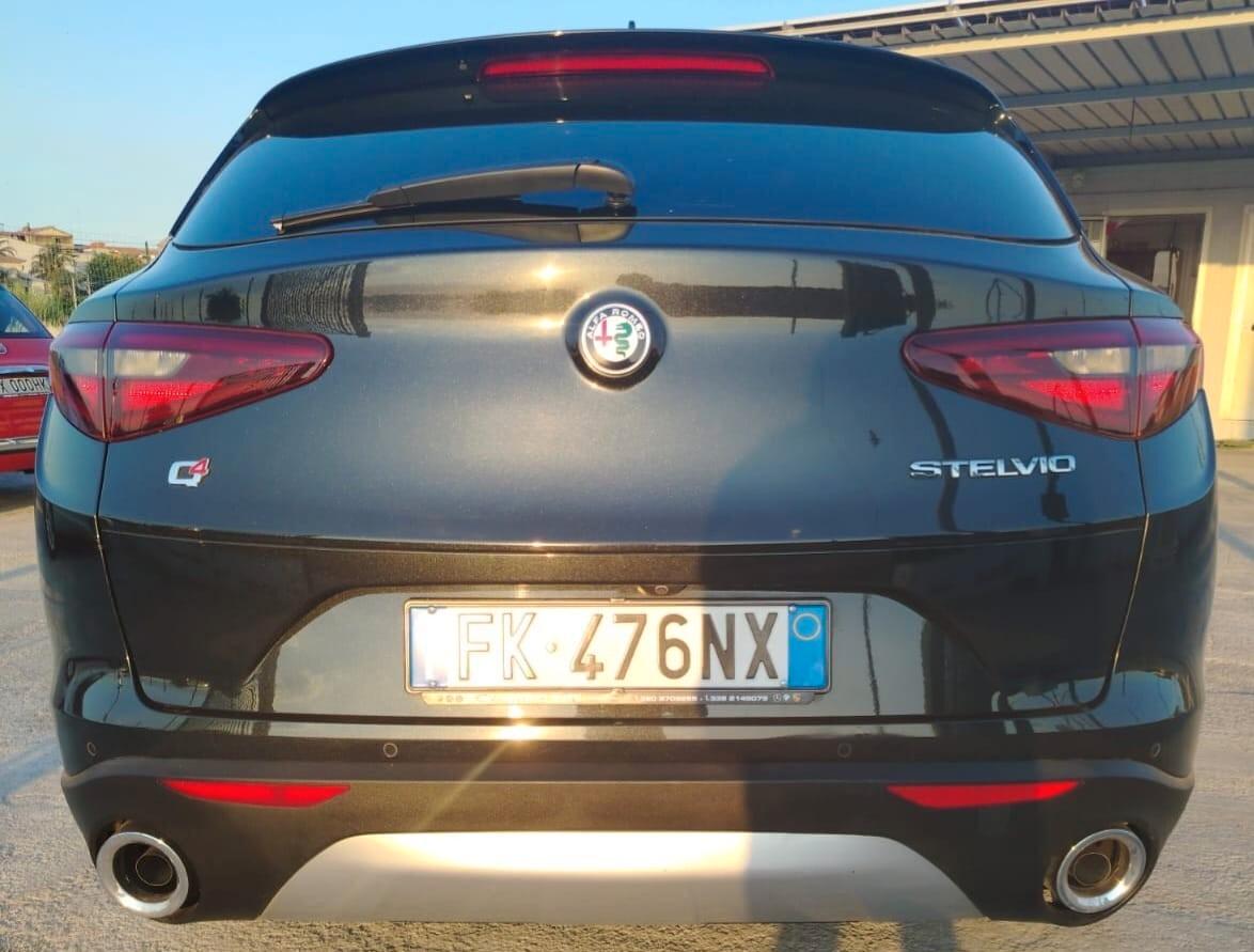Alfa Romeo Stelvio 2.2 Turbodiesel 210 CV AT8 Q4 Executive