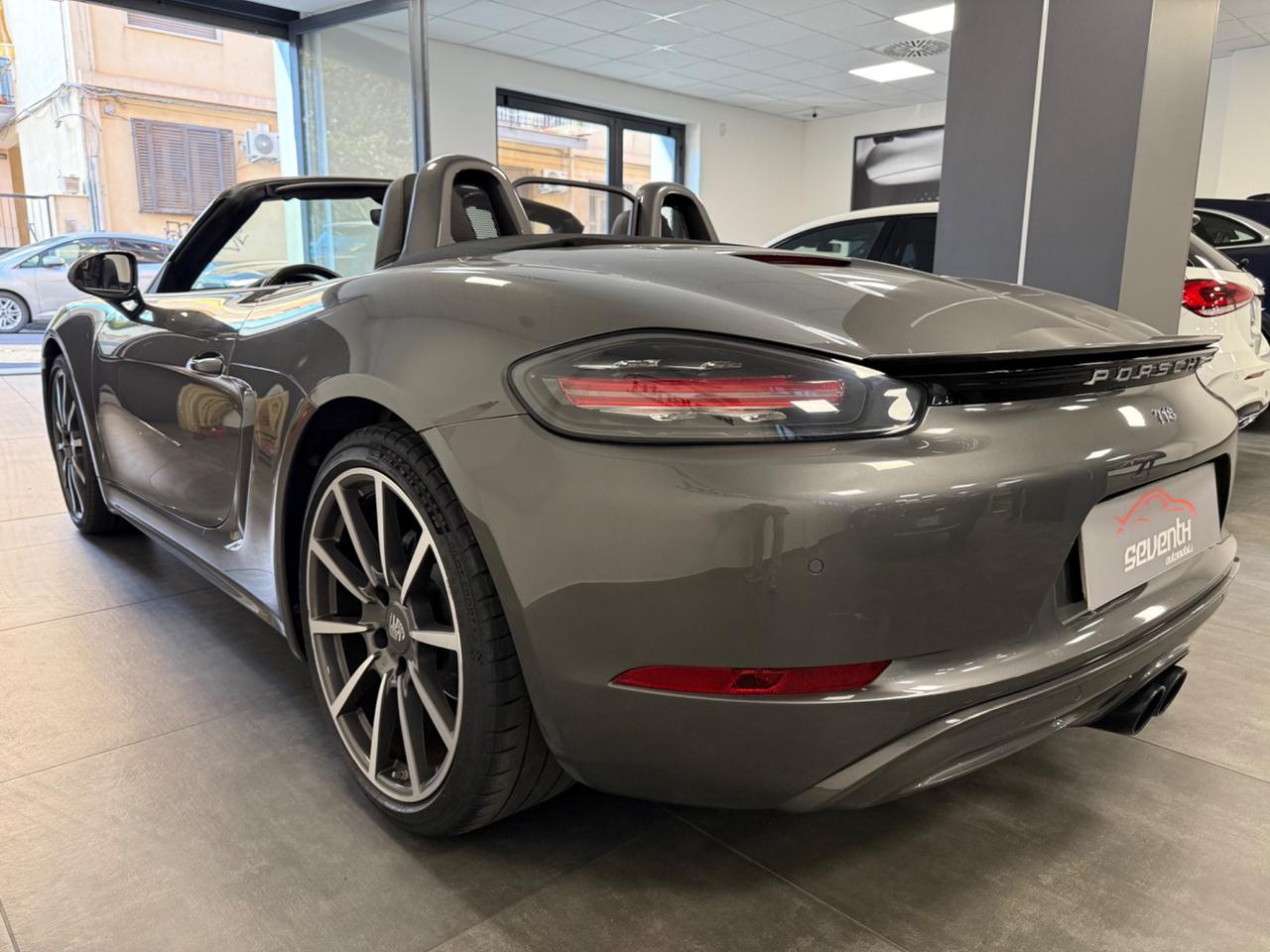 Porsche 718 Spyder Boxster 2.0