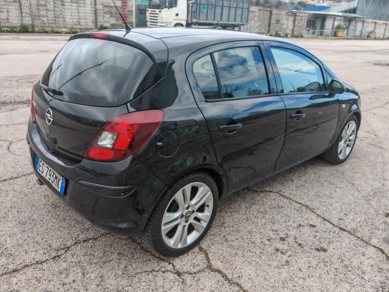 Opel Corsa 1.2 5p unico proprietario ok neopatentati no incidenti.