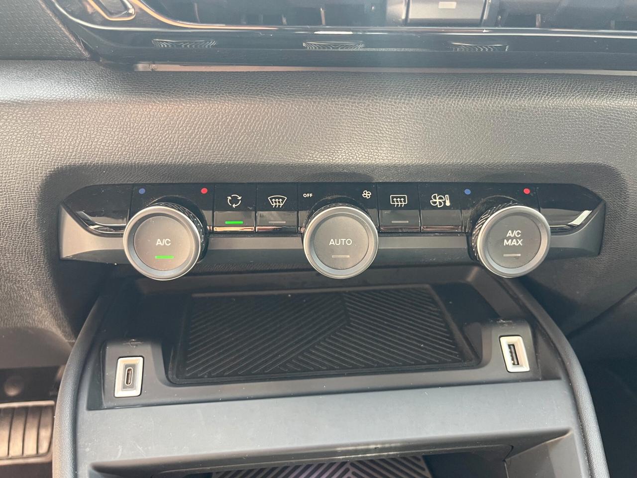 Citroen C4 BlueHDi 130 S&S EAT8 Shine
