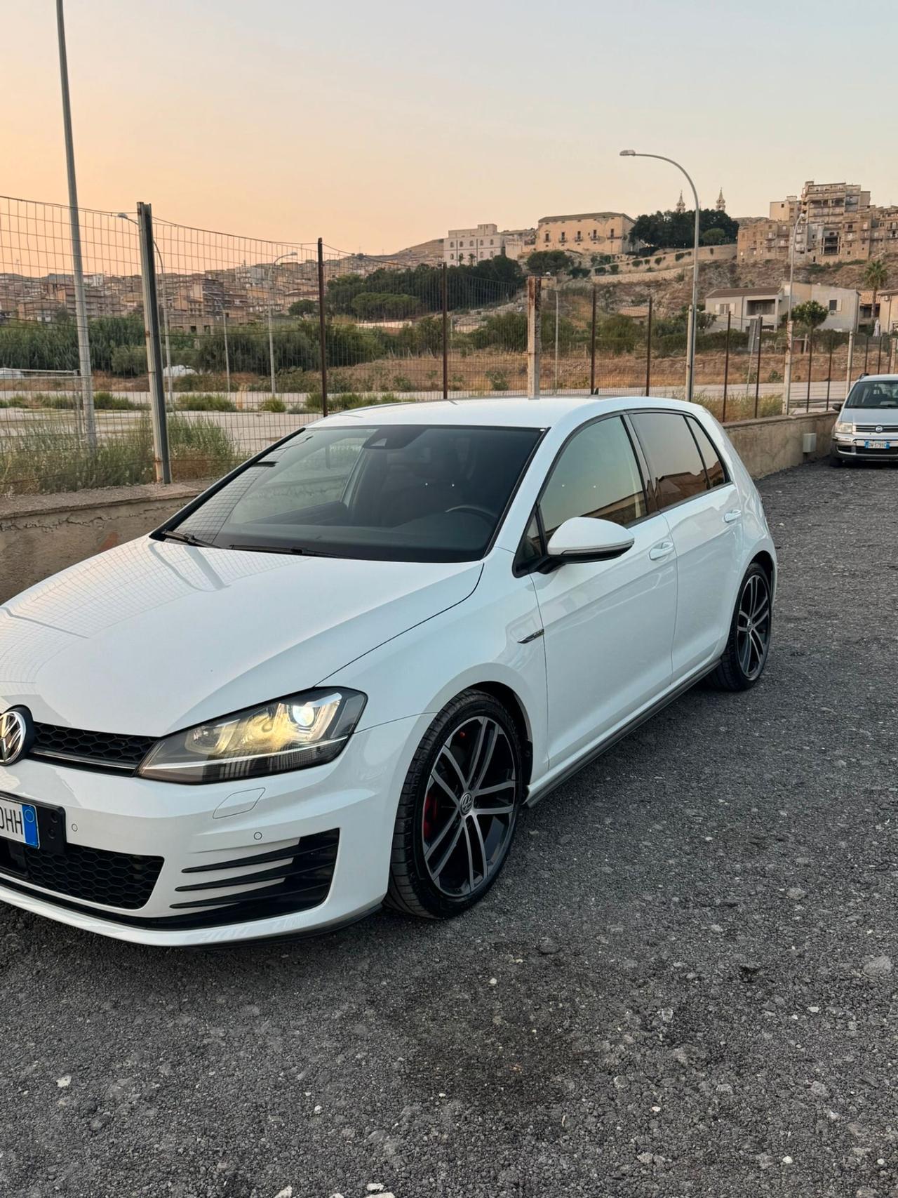 Volkswagen Golf GTD 2.0 TDI 5p. BlueMotion Technology
