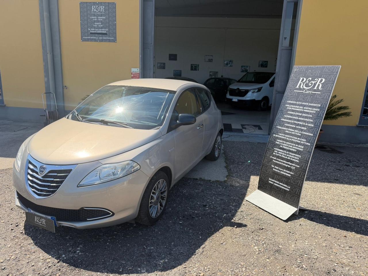 Lancia Ypsilon 0.9 TwinAir 85 CV 5 porte S&S Gold