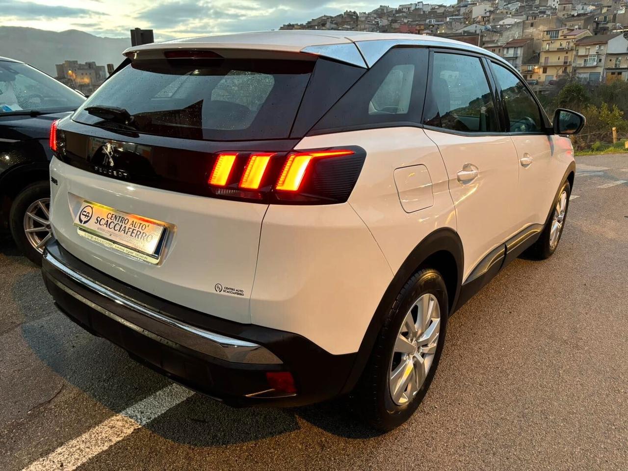 Peugeot 3008 BlueHDi 130 S&S Business