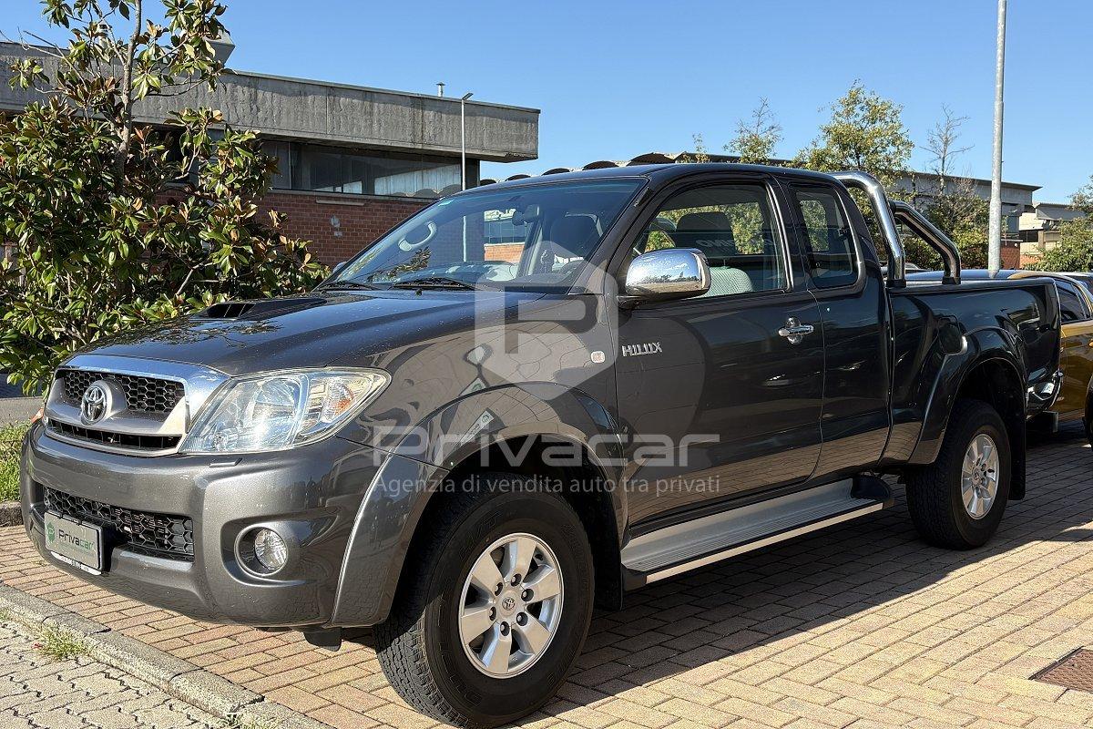 TOYOTA Hilux 2.5 D-4D 4WD 2p. Extra Cab SR