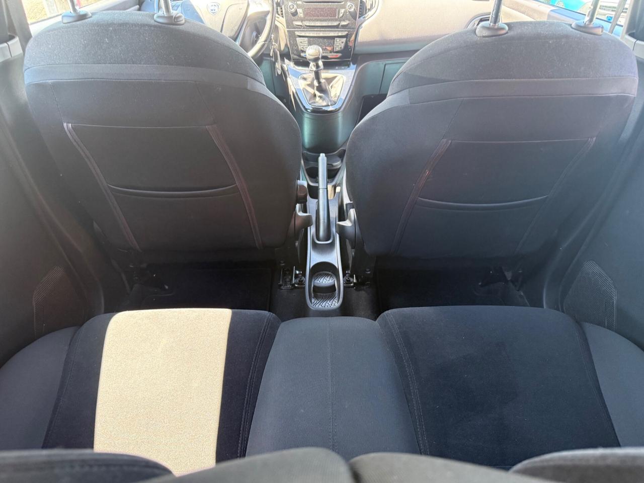 Lancia Ypsilon 0.9 TwinAir 85 CV 5 porte S&S Platinum