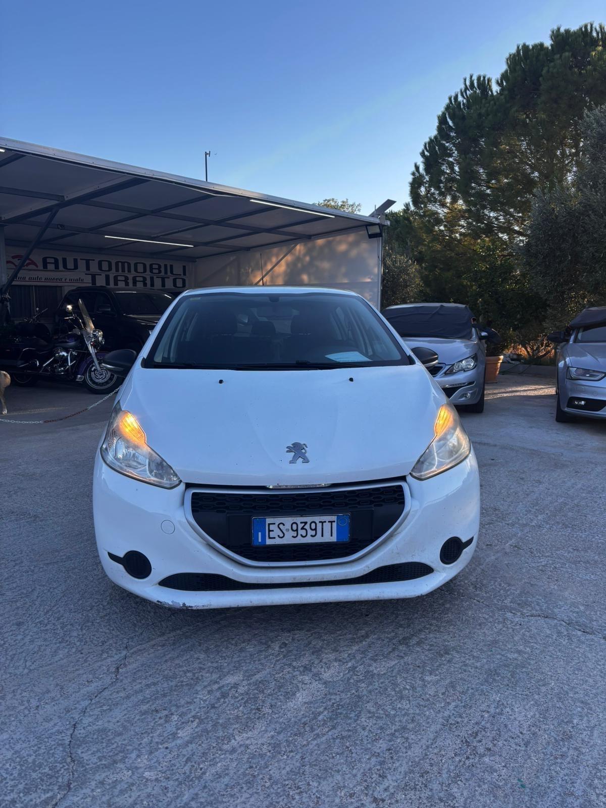 Peugeot 208 1.4 HDi 68 CV 5 porte Allure