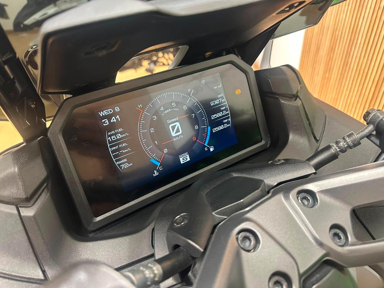 YAMAHA TMAX T-MAX T MAX 560 TECH - 2023 9.000KM