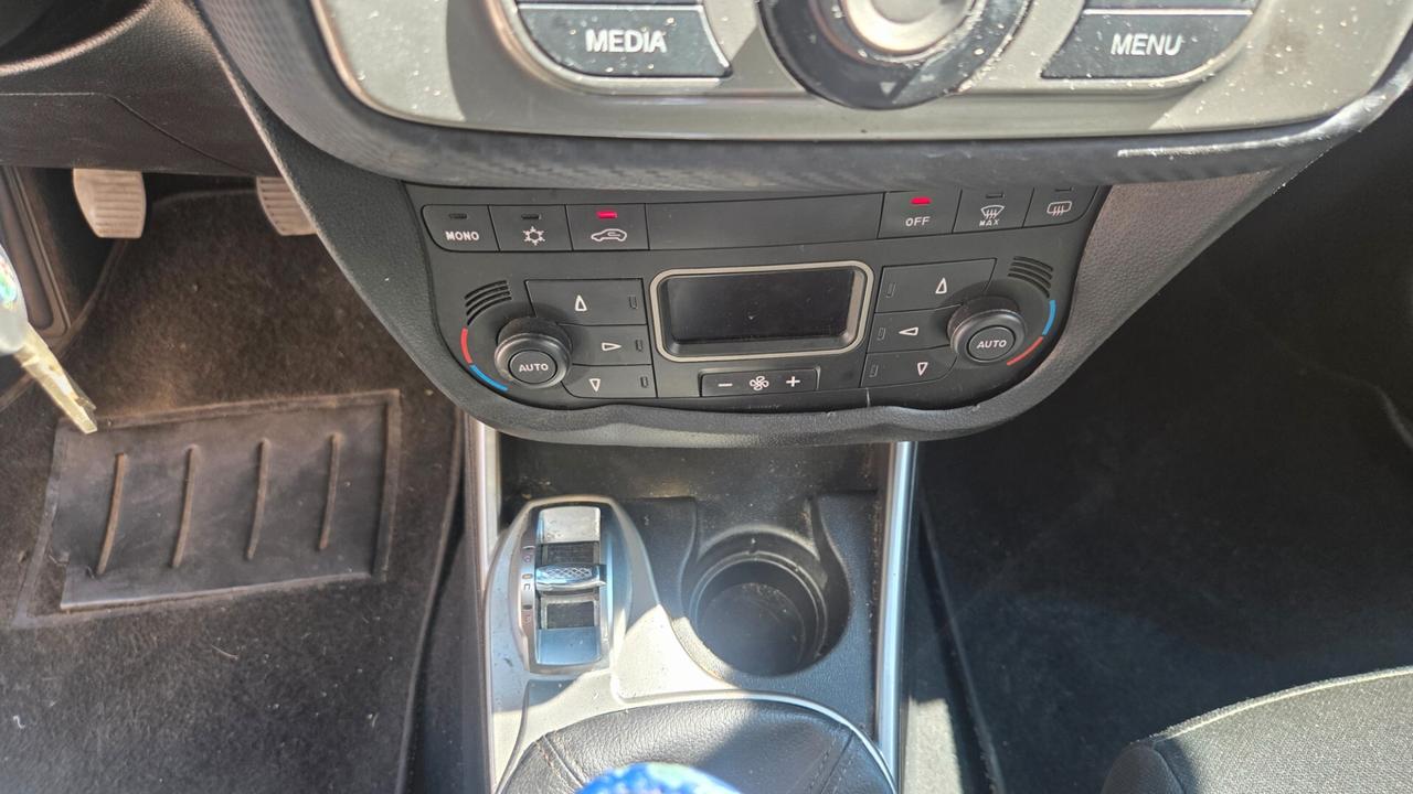 Alfa Romeo MiTo 1.4 105 CV M.air Distinctive Premium Pack