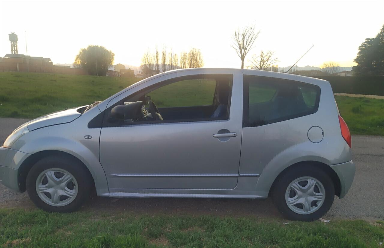 Citroen C2 1.1 Exclusive 1 Propr. Neop. Distrib. Ok