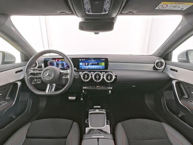 MERCEDES-BENZ A 200 Automatic AMG Line Advanced Plus