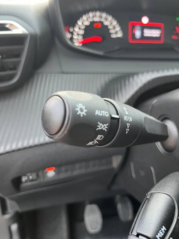 Peugeot 2008 1.5 bluehdi Allure Pack s&s 110cv