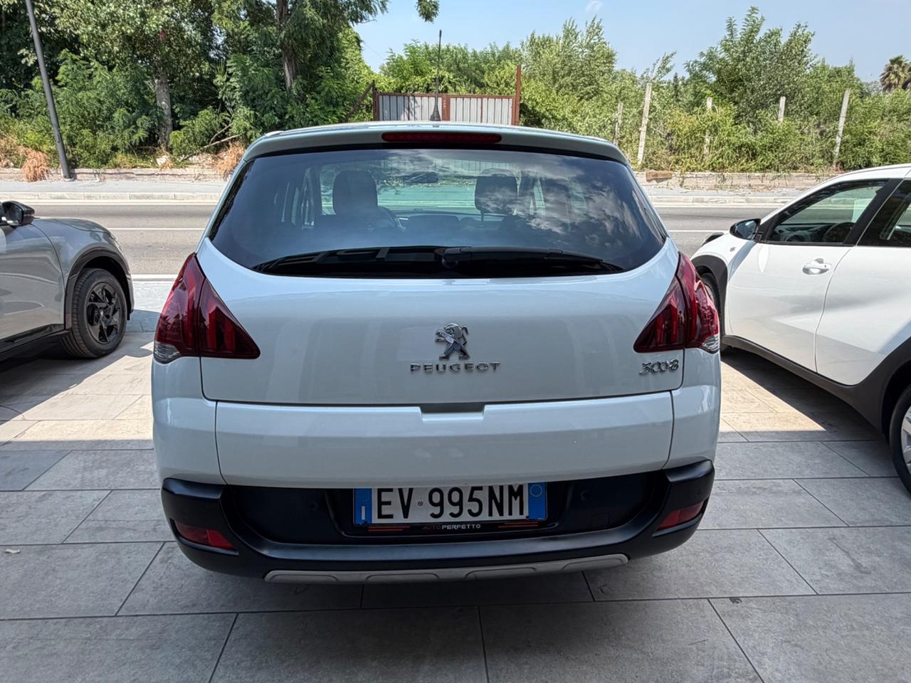 Peugeot 3008 1.6 HDi 115CV Allure