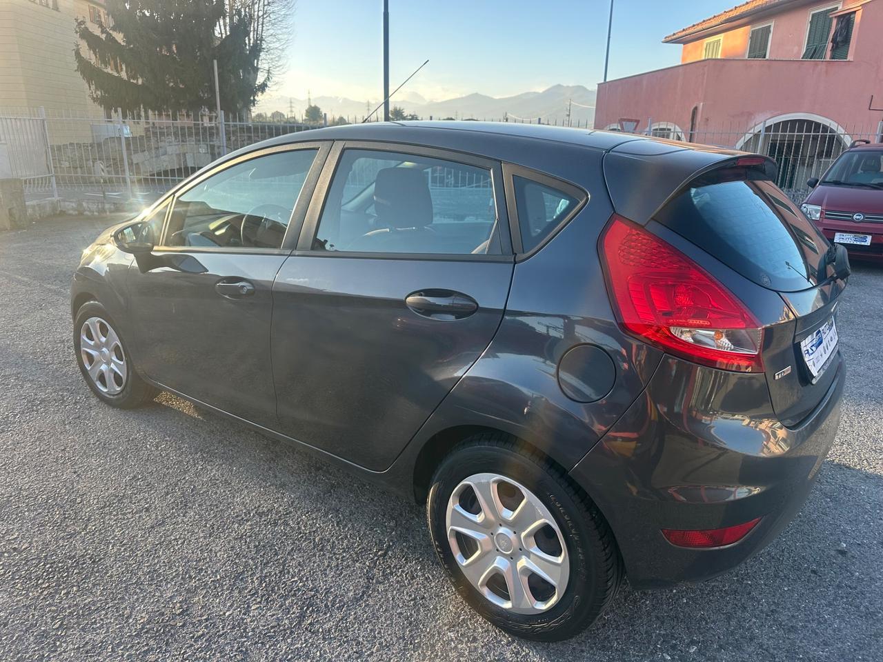 Ford Fiesta 1.4 5 porte Titanium