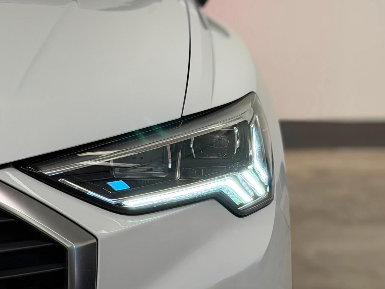 Audi Q3 45 TFSI e S tronic Business