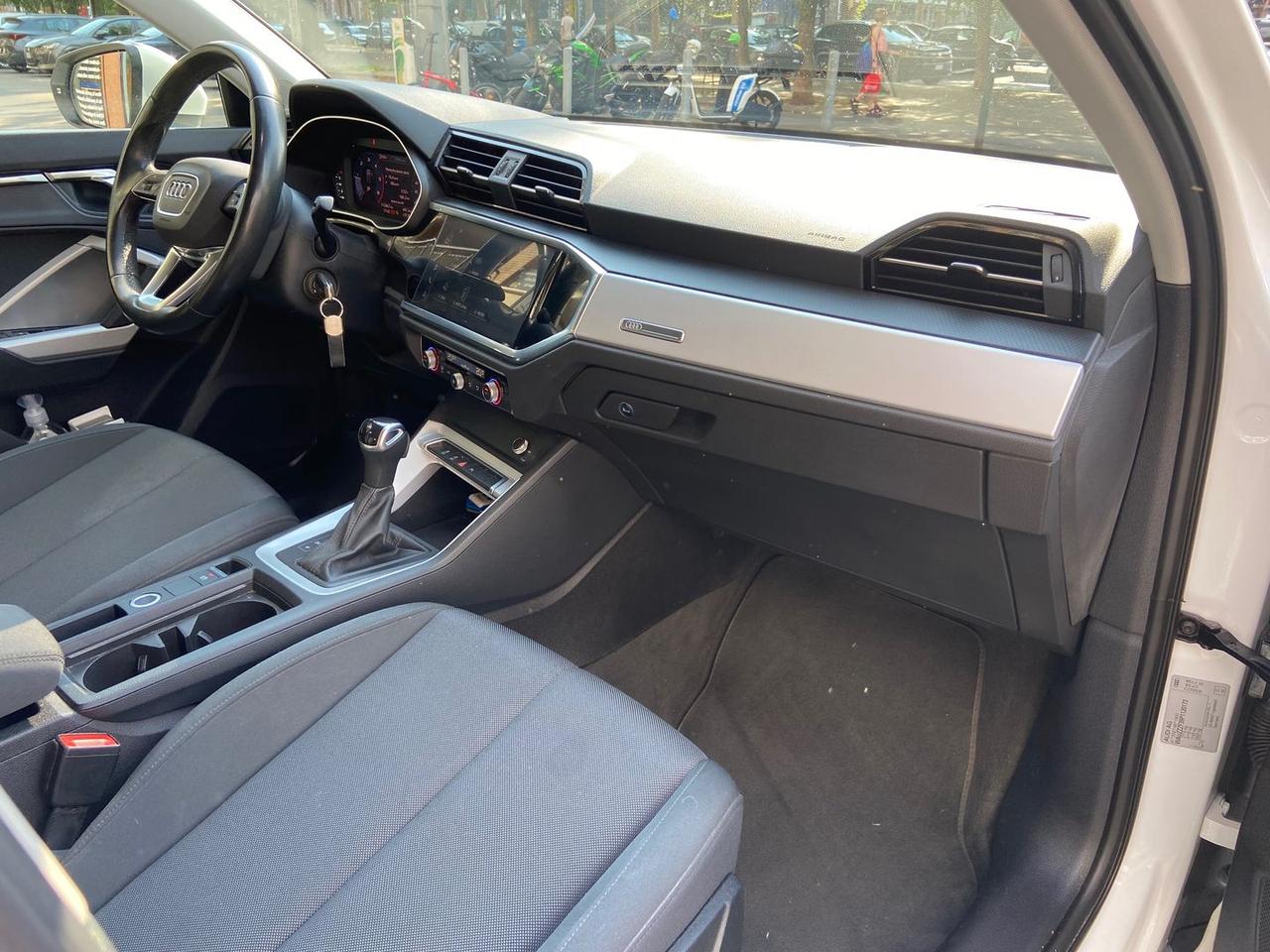 Audi Q3 Business Advanced 2.0 35 TDI #11442