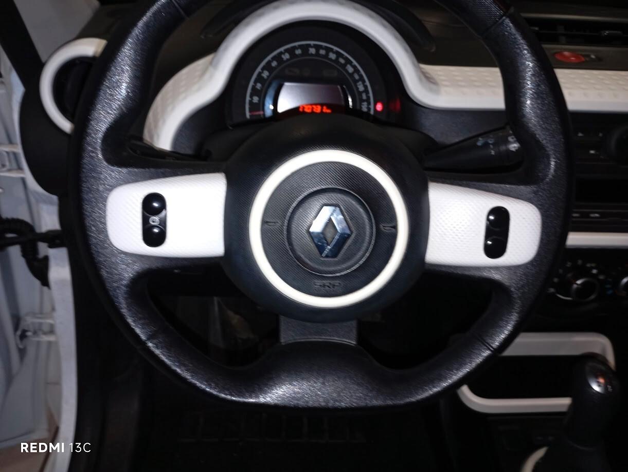 Renault Twingo del 2016 1000 BENZINA NEOPATENTATI