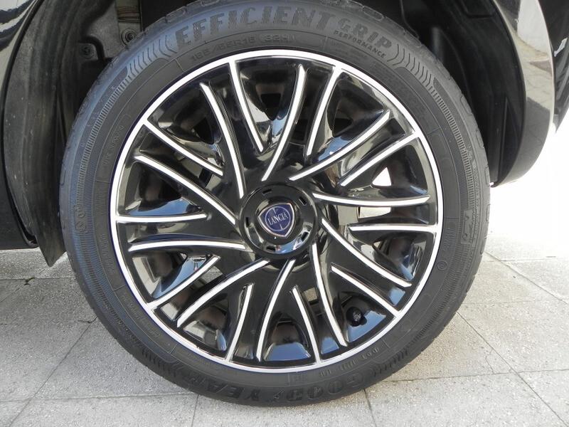 Lancia Ypsilon 1.0 FireFly 5 porte S&S Hybrid Gold