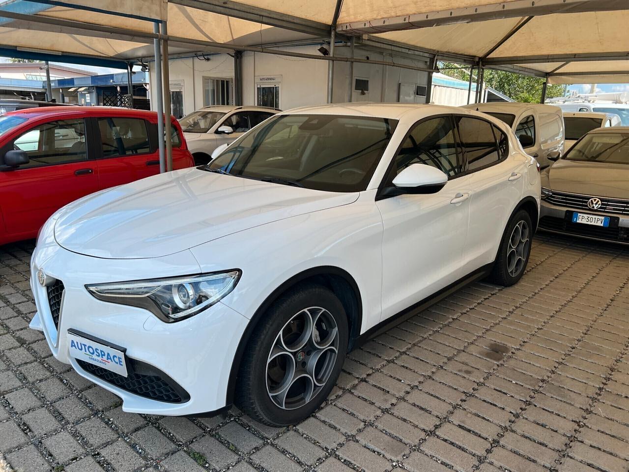 Alfa Romeo Stelvio 2.2 Turbodiesel 160 CV AT8 RWD Sport-Tech