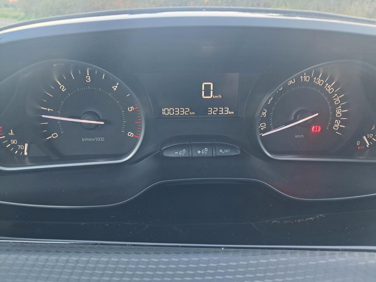 Peugeot 2008 BlueHDi Active 100 cv (Iva Esposta)