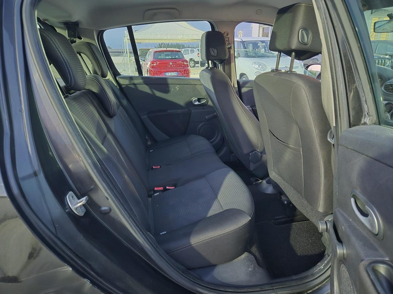 Renault Clio 1.2 16V 5 porte Luxe NAVIGATORE