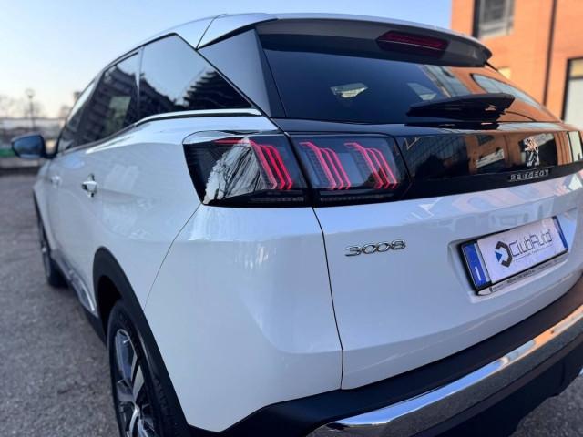 Peugeot 3008 II 1.2 hybrid 48V Allure Pack 136cv e-dcs6