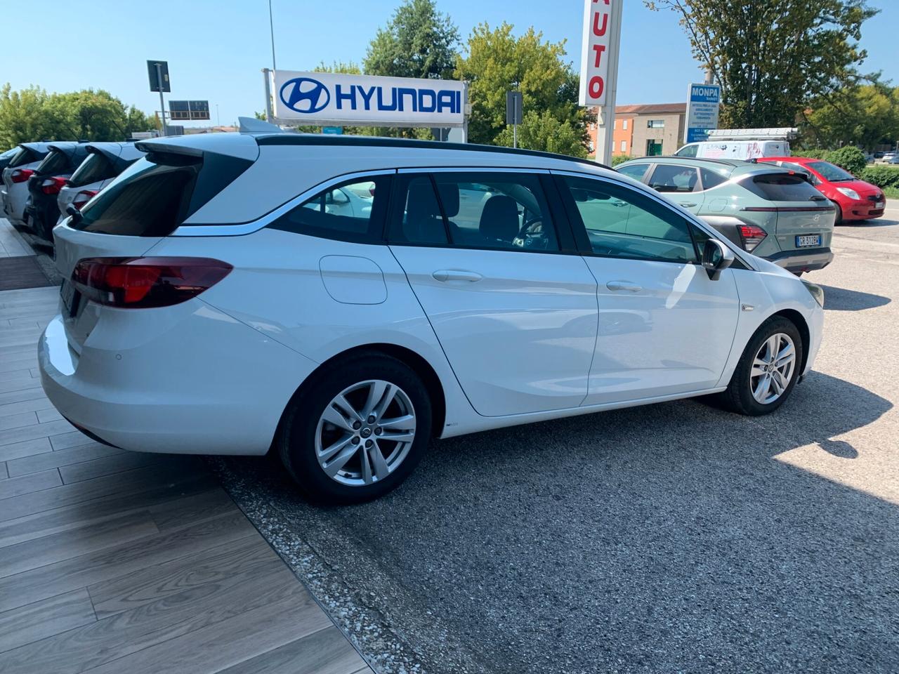 Opel Astra 1.6 CDTi 110CV Sports Tourer Innovation