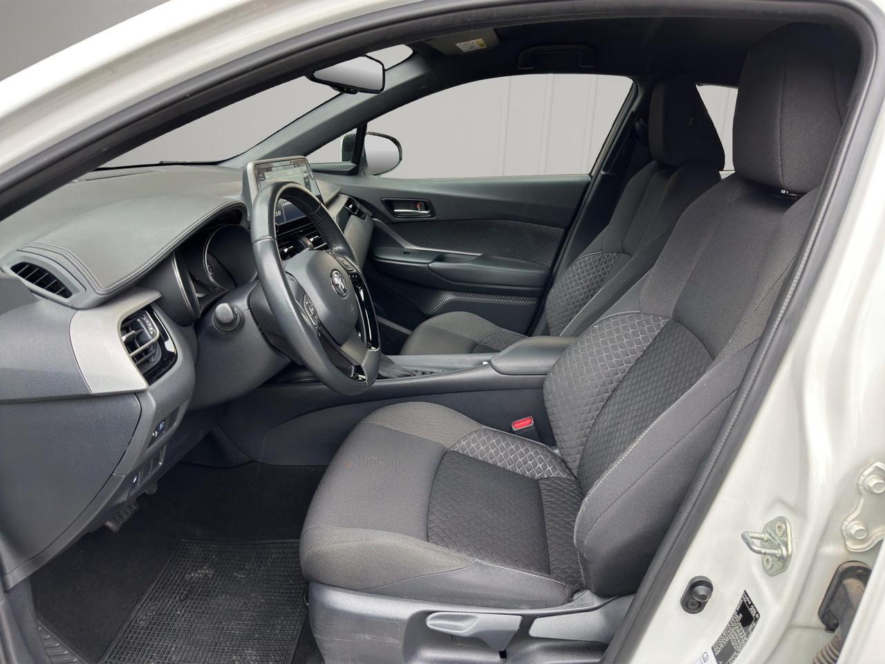 Toyota C-HR 1.8h Active e-cvt