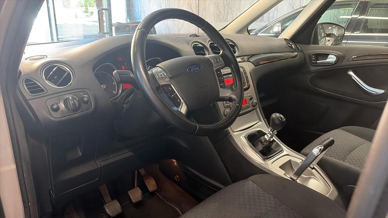 Ford Galaxy 1.8 TDCi 125 CV Ghia