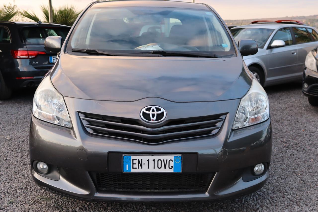 Toyota VERSO 7POSTI 2.0 diesel