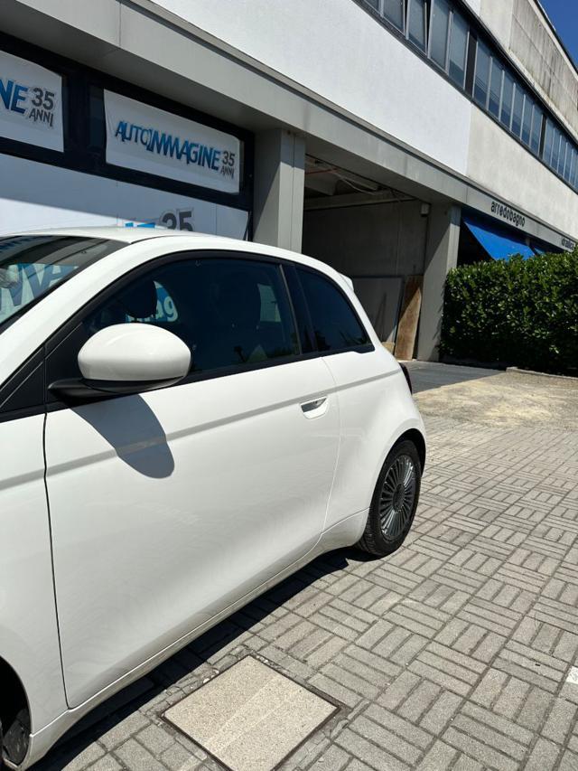 FIAT 500e Berlina 42 kWh Icon +