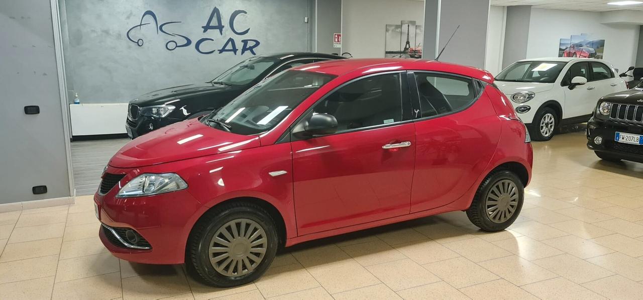 Lancia Ypsilon 1.2 69 CV 5 porte Silver