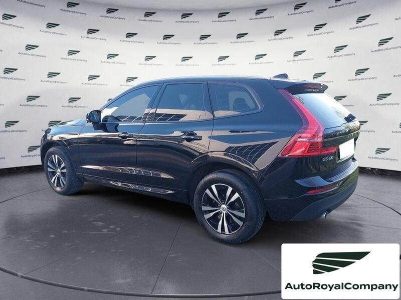 Volvo XC60 B4 D automatico Momentum IVA ESPOSTA