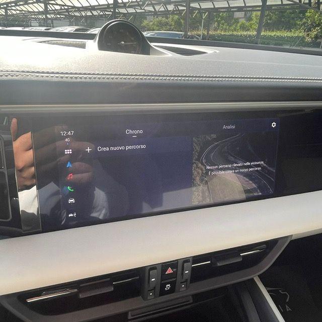 PORSCHE - Macan EV - 4