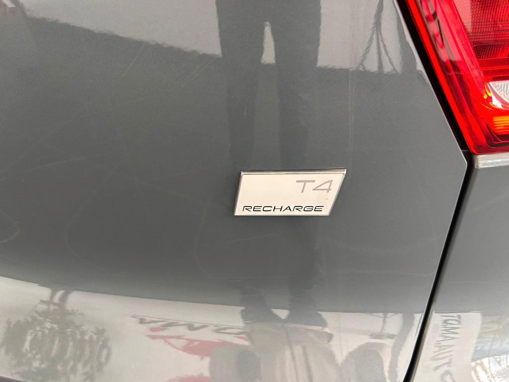 Volvo XC40 1.5 t4 recharge phev Core auto