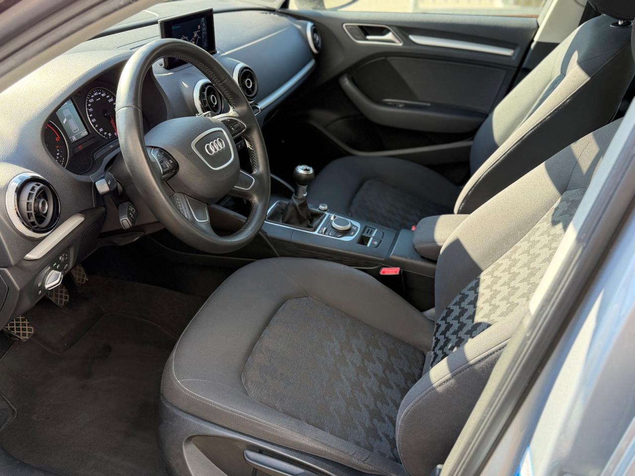 Audi A3 SPB 1.6 TDI ultra Attraction UNICO PROP