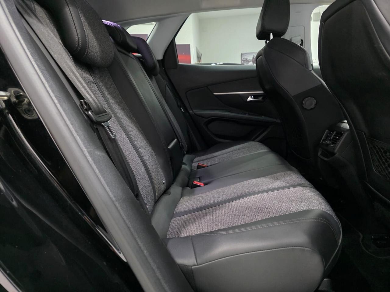 Peugeot 3008 BlueHDi 130 Allure