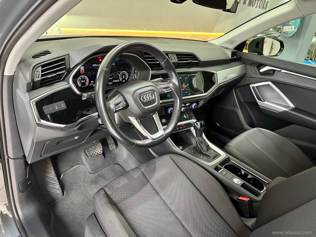 AUDI Q3 35 TDI S tronic Business Advanced