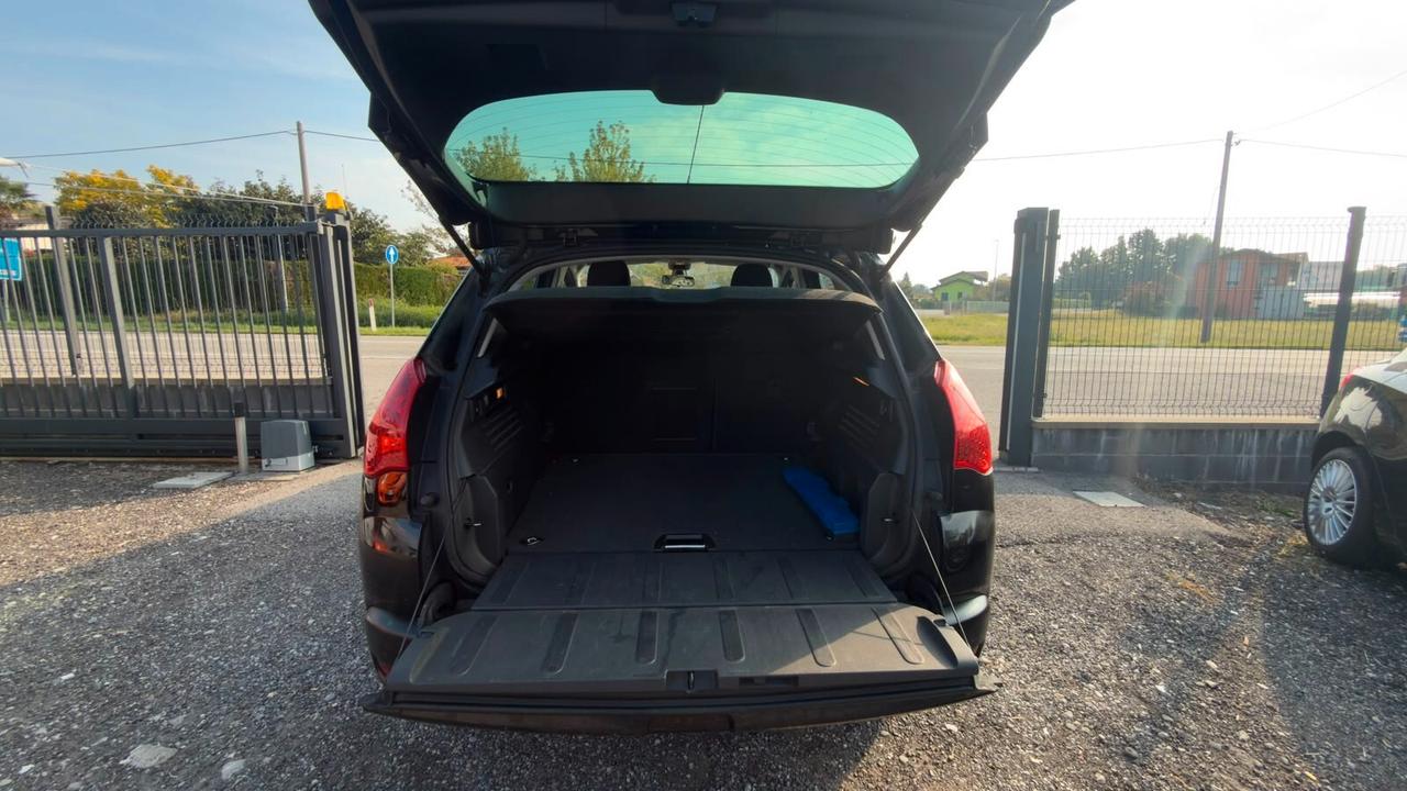 Peugeot 3008 1.6 e-HDi 112CV cambio robotizzato Stop&Start Allure