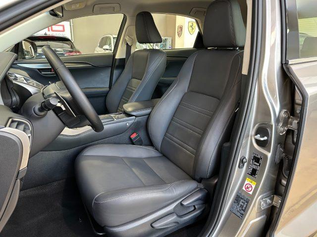 LEXUS NX 300 Hybrid 4WD Luxury - 18" - Camera - Pelle nera