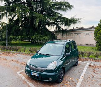 Toyota Yaris 1.3i 16V cat 5 porte Luna