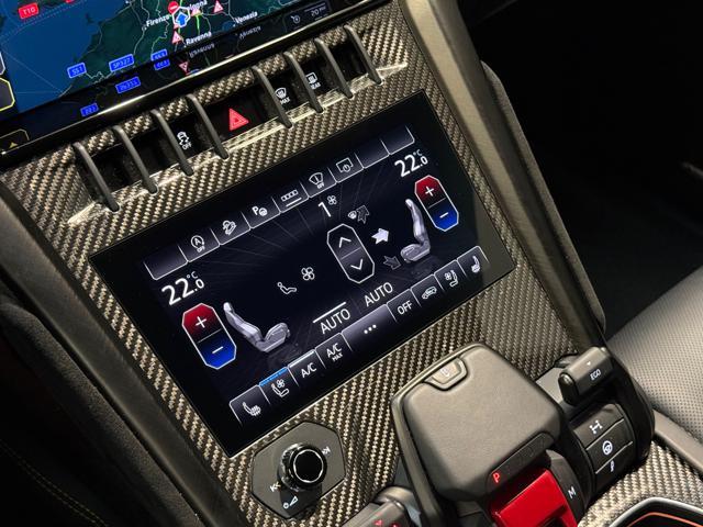 LAMBORGHINI Urus 4.0 Performante