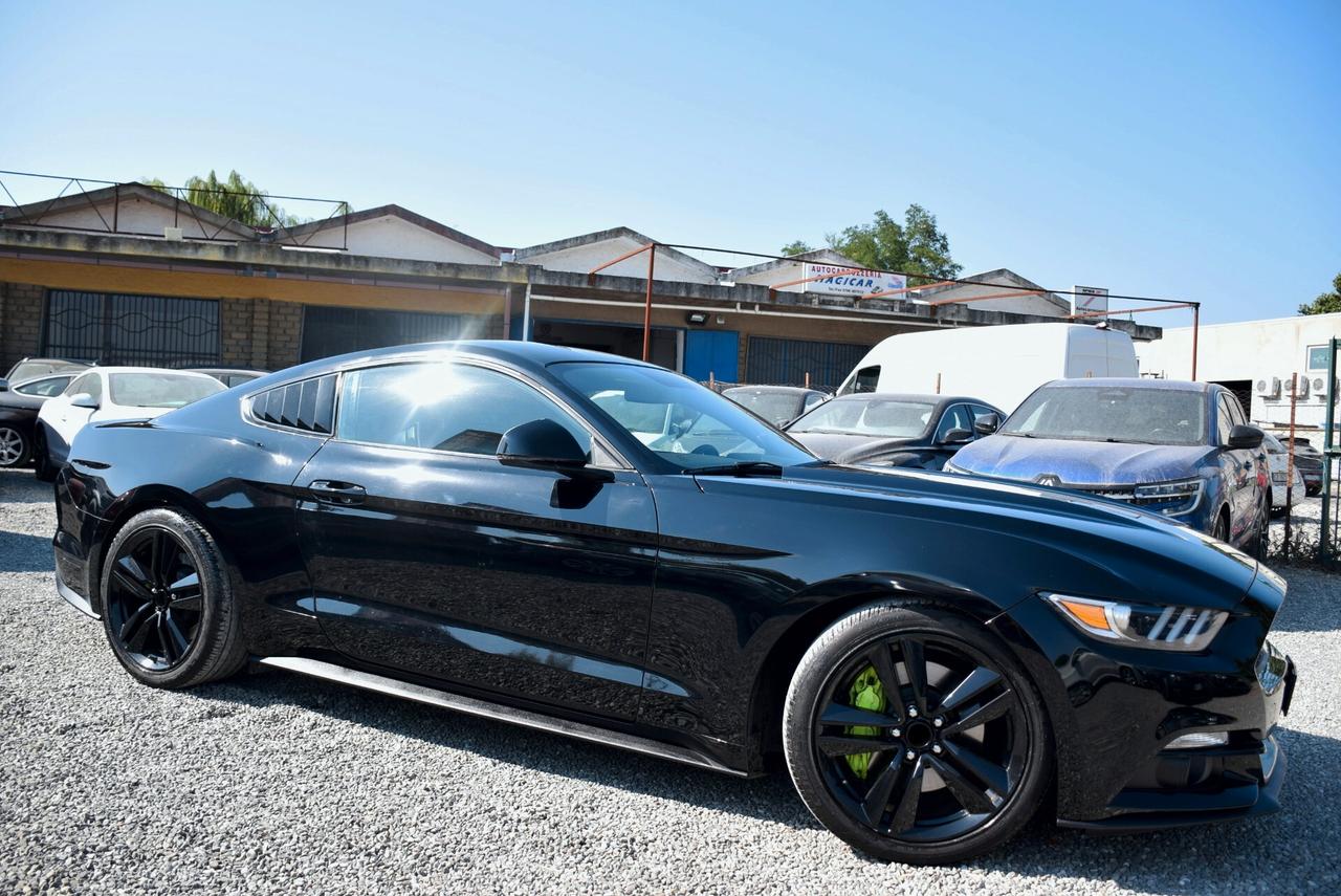 Ford Mustang Fastback - IVA DETR. 2.3 6M 314CV SHAKER FULL