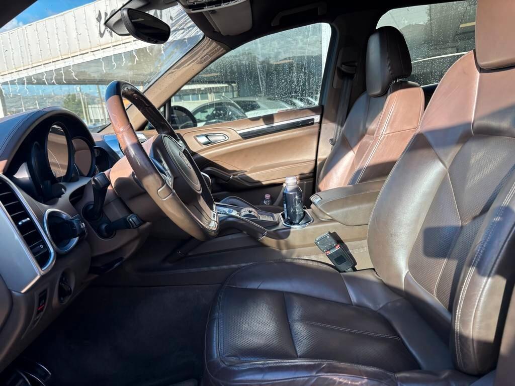 Porsche Cayenne 3.0 Diesel 2012/ 257.000 KM Tua a soli 179 Euro al mese