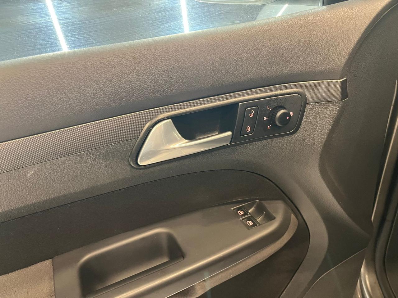 Volkswagen Touran 1.9 TDI 105CV Conceptline 7 POSTI UNICO PROPRIETARIO
