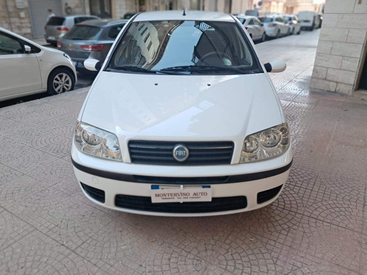FIAT PUNTO 1.2 5PORTE-NEOPATENTATI-Euro 2690