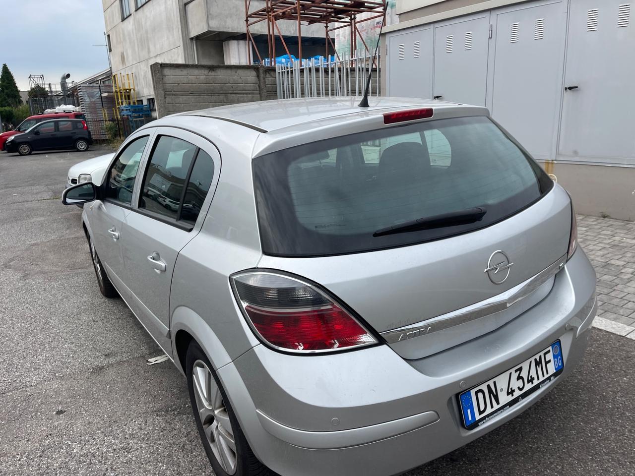 OPEL ASTRA 1.6 BENZINA-GPL 2028 EURO4 NEOPATENTATI