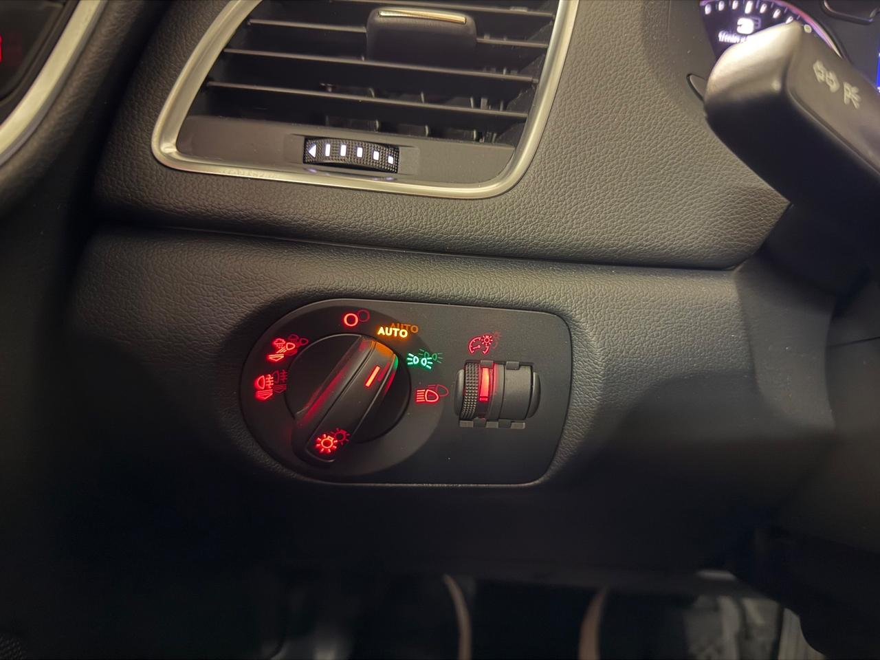 Audi Q3 2.0 TDI 150 CV Business