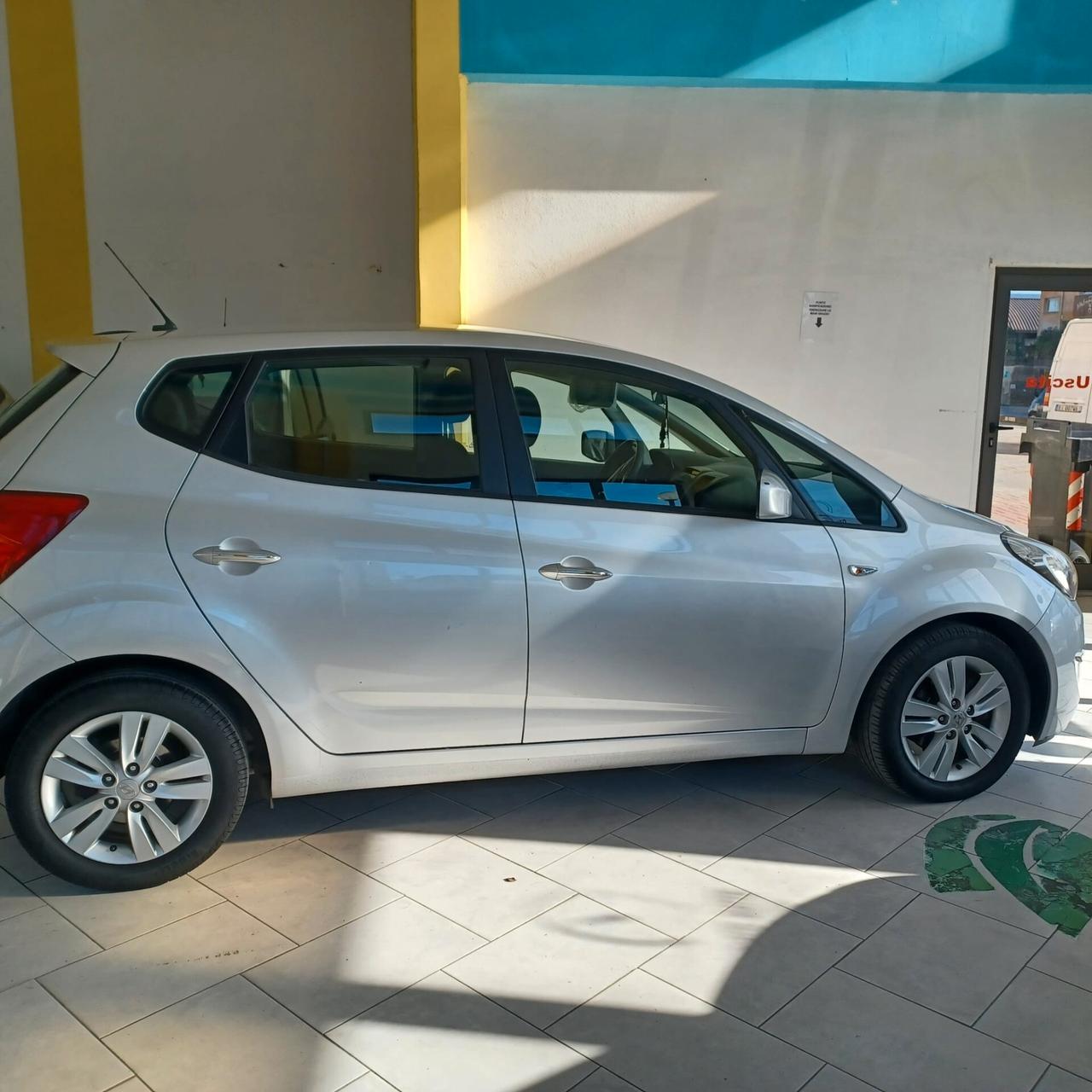 SEMBRA NUOVA 133.188 KM HYUNDAI IX20 1.4 TDI