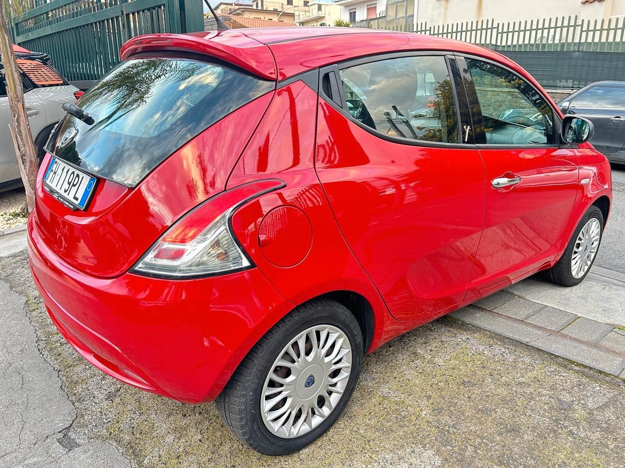 Lancia Ypsilon 1.2 69 CV 5 porte GPL Ecochic Gold