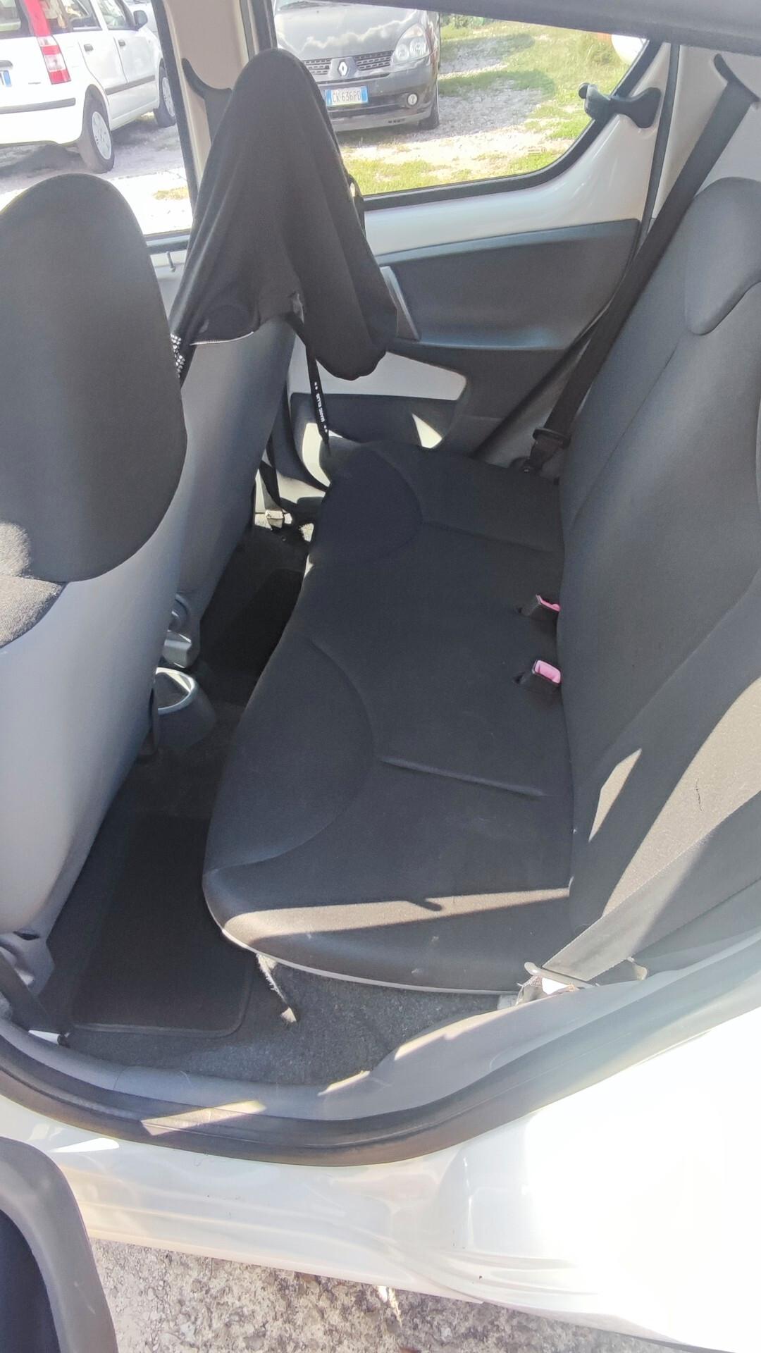 Toyota Aygo 1.0 12V VVT-i 5 porte Now Connect